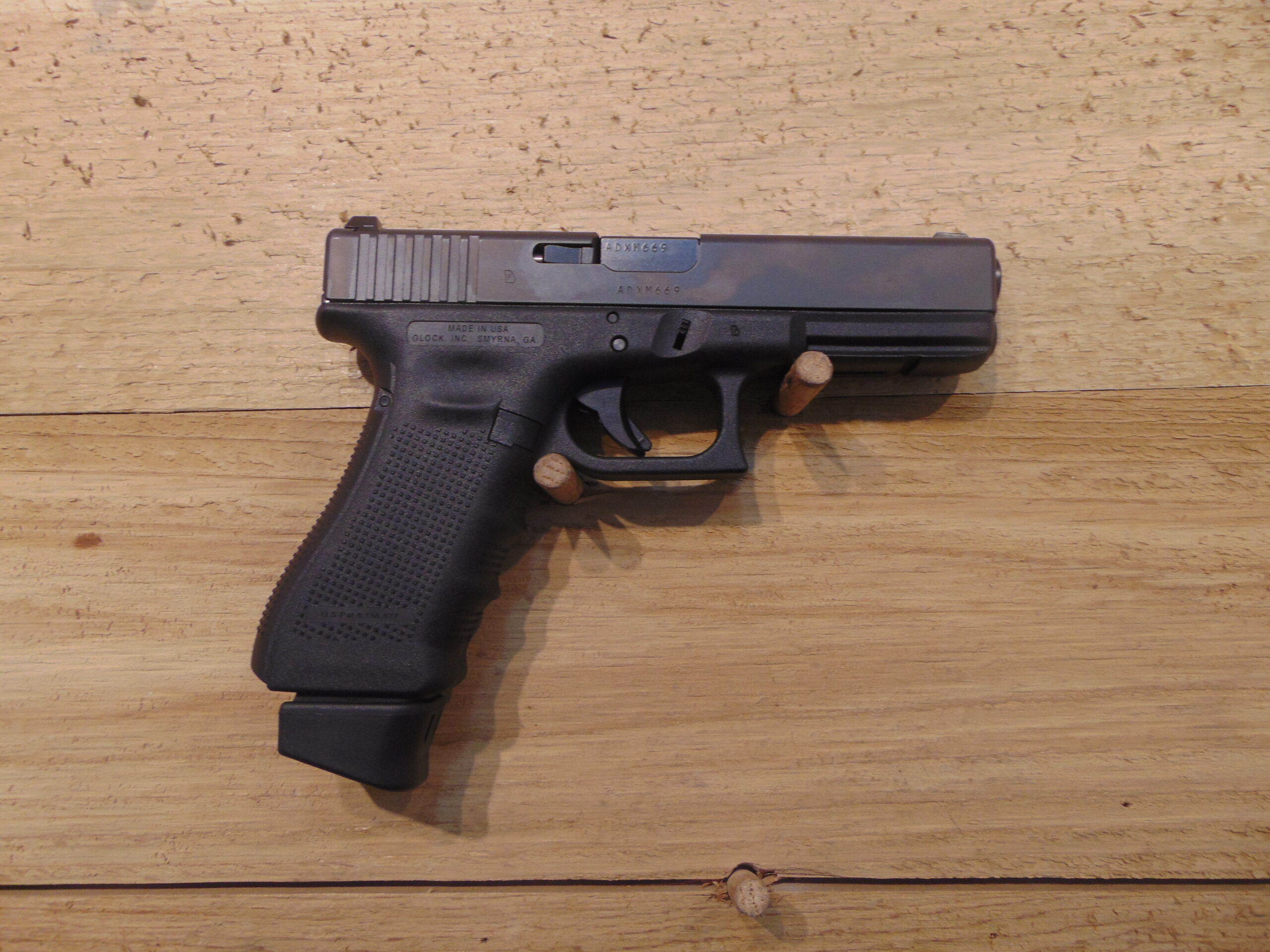 Glock 22 Gen 4 (Phosphorescent Sights, Factory Rebuild) .40S&W