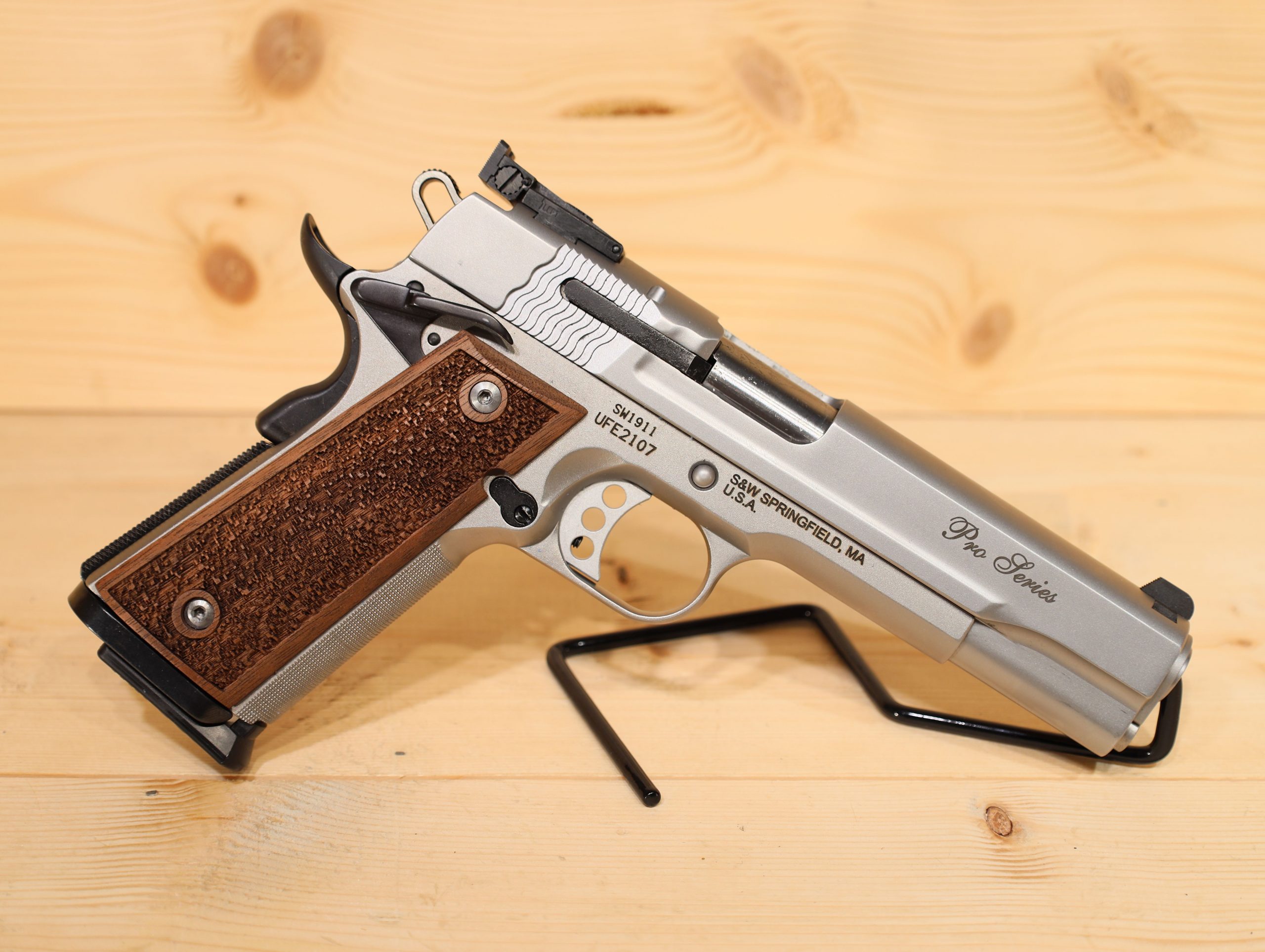 Smith & Wesson SW1911 Pro Series 9mm