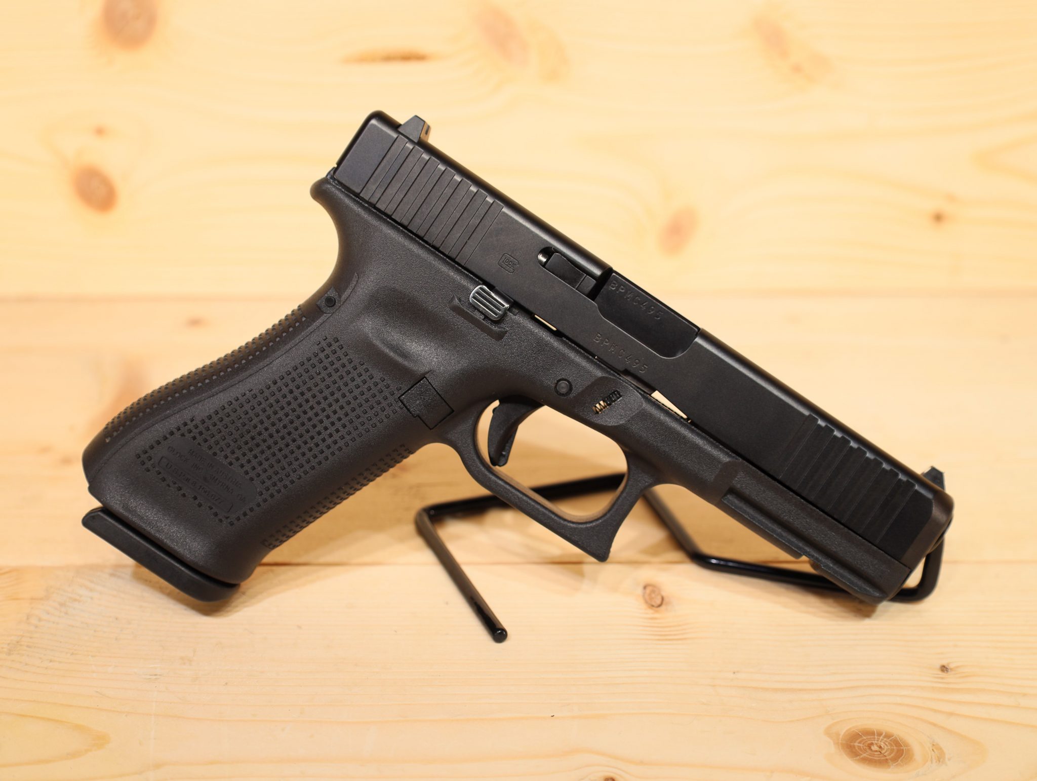 Glock 17 9mm - ADELBRIDGE & CO