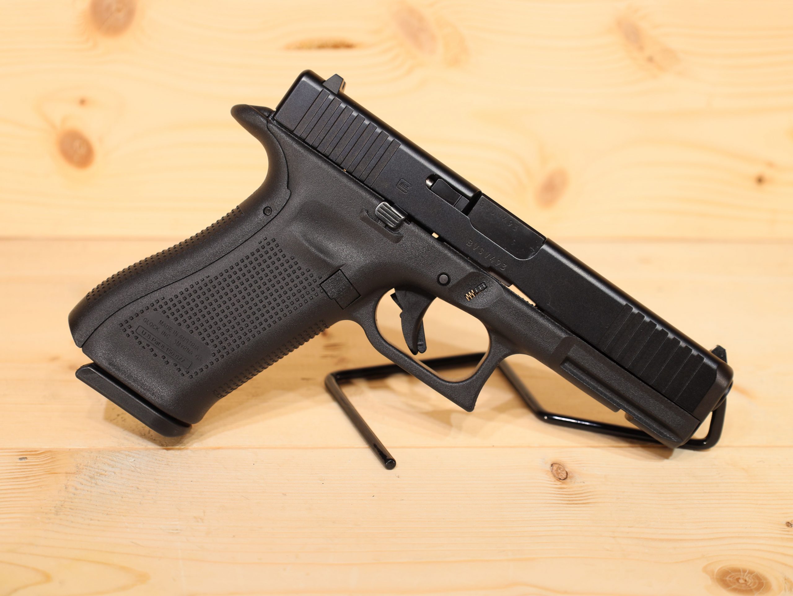 Glock 17 Gen 5 9mm - ADELBRIDGE & CO