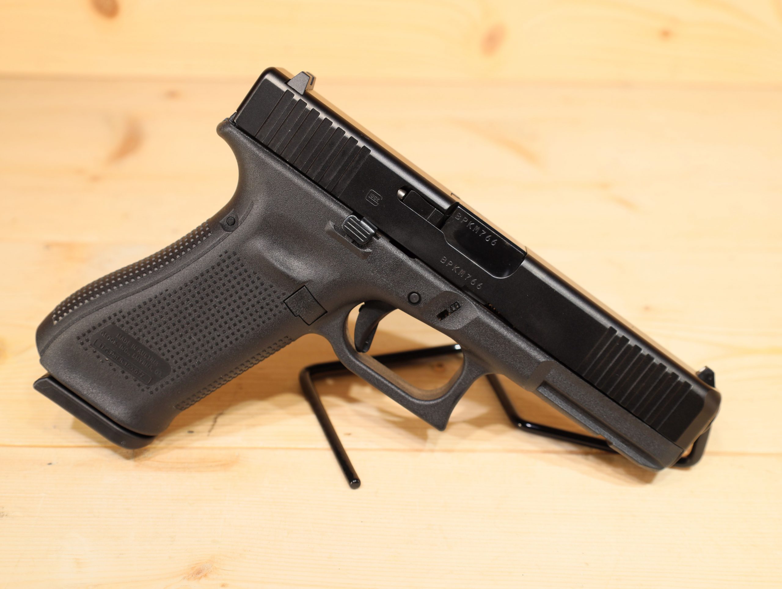 Glock 17 Gen 5 9mm - ADELBRIDGE & CO