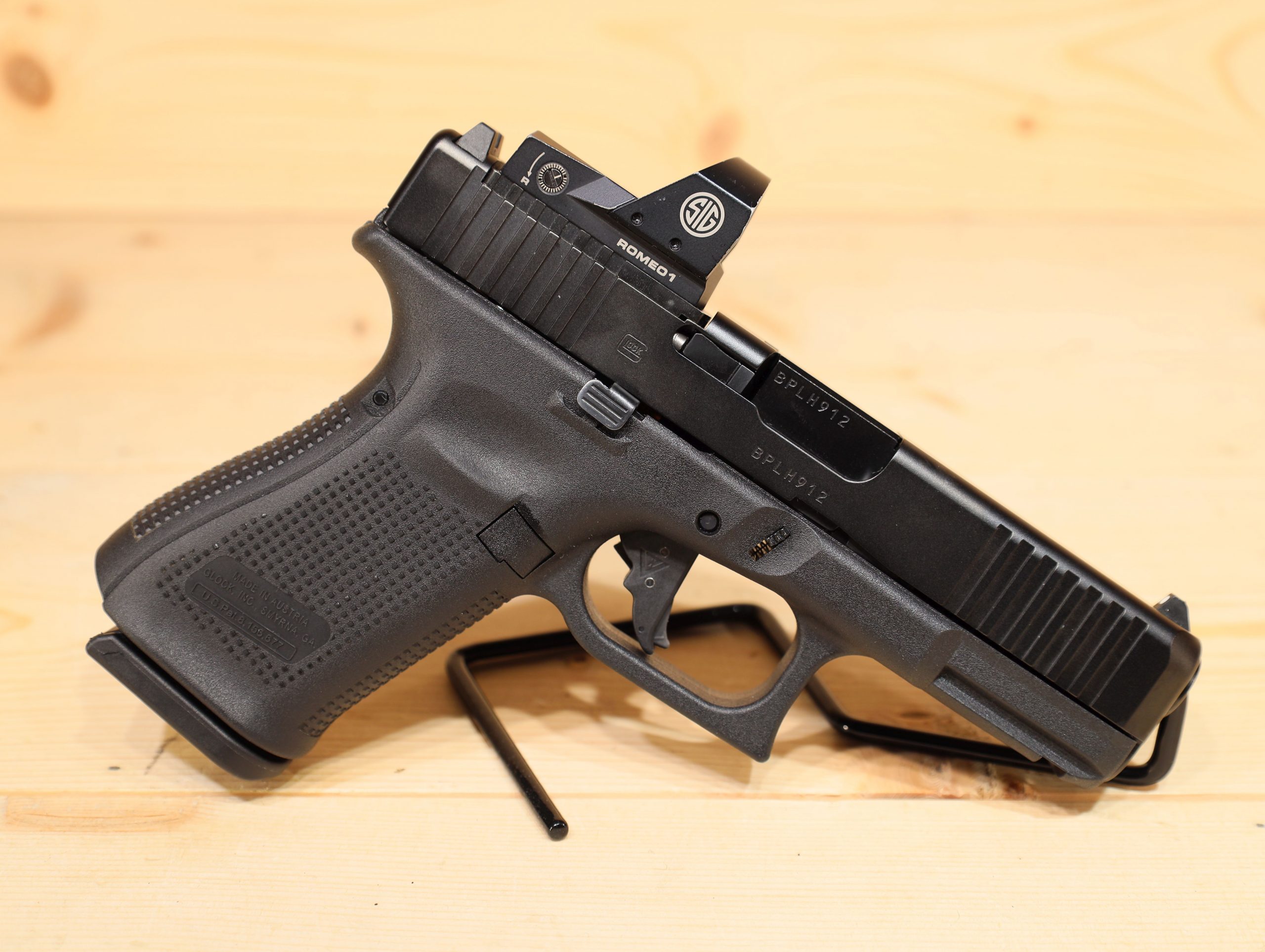 Glock 19 Gen 5 9mm - ADELBRIDGE & CO