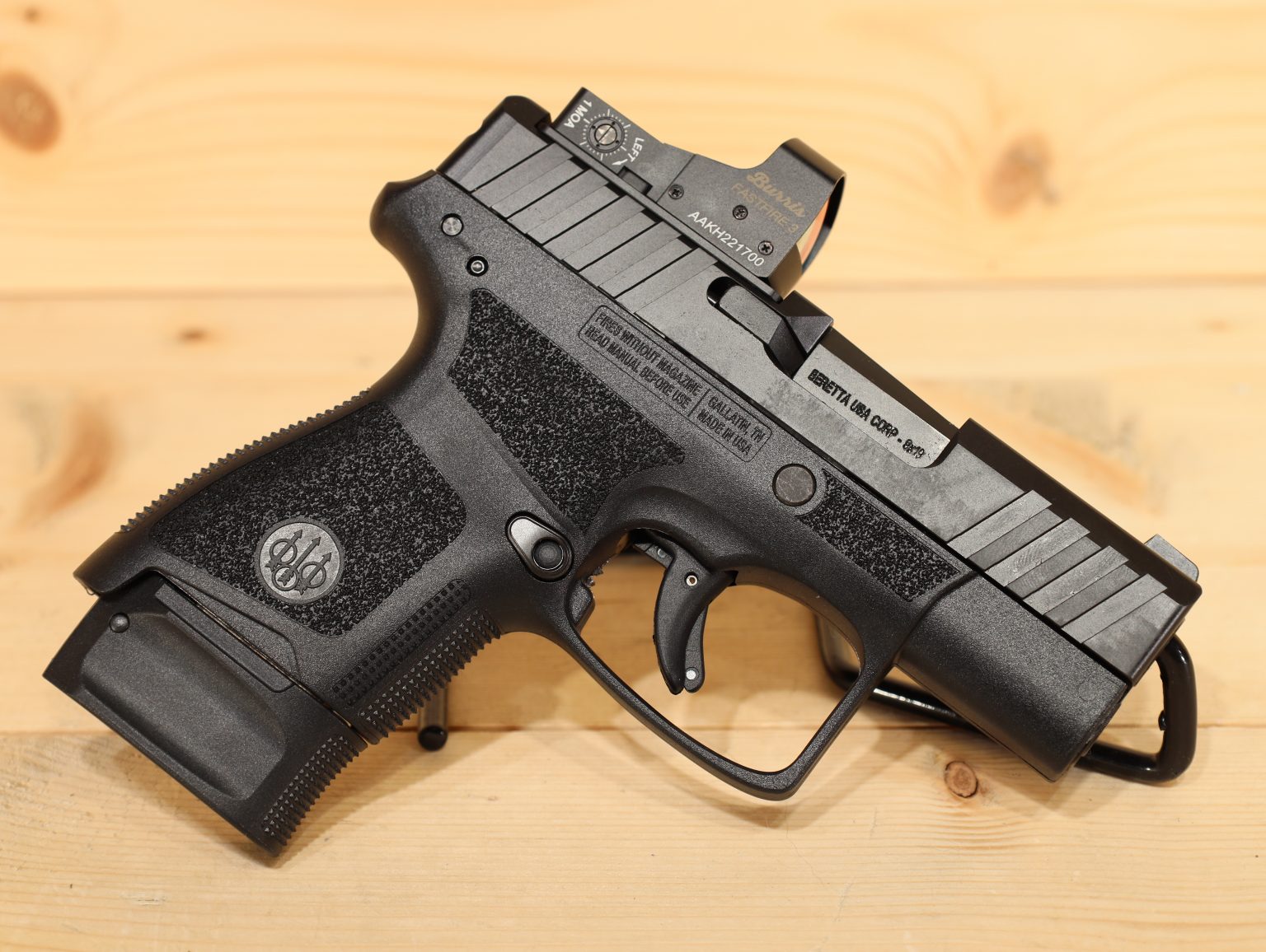 beretta-apx-a1-carry-optic-9x19mm-adelbridge-co-gun-store