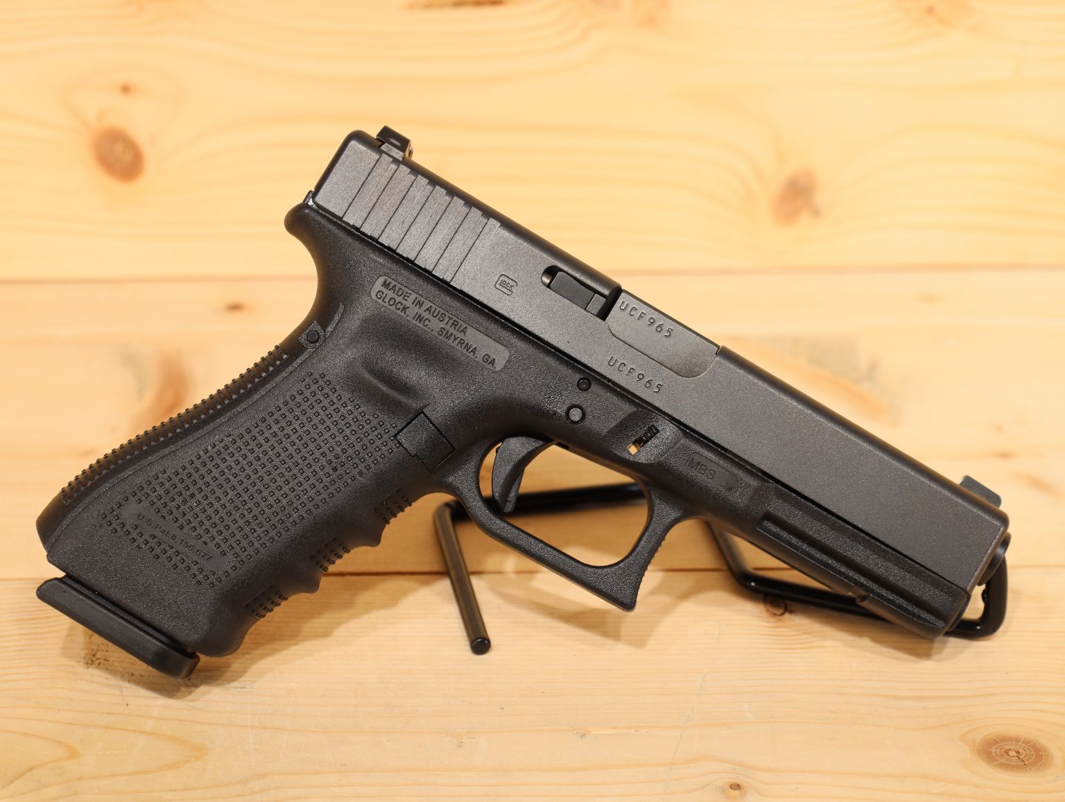 GLOCK 22 Gen 4 40S+W - ADELBRIDGE & CO