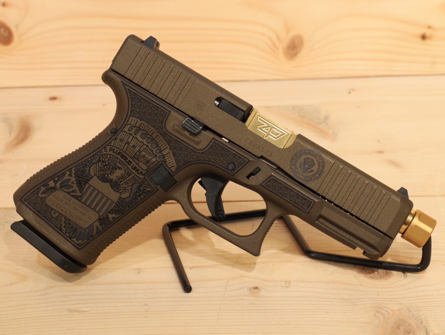 GLOCK 19 Gen 5 Trump Edition 9x19mm - Adelbridge & Co. Gun Store