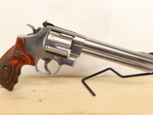 Smith & Wesson - S&W 629-6 44 MAGNUM