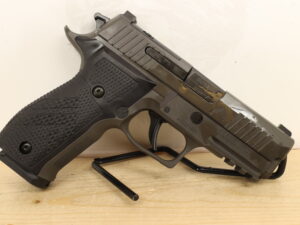 SIG SAUER P226 XCarry Legion 9x19mm